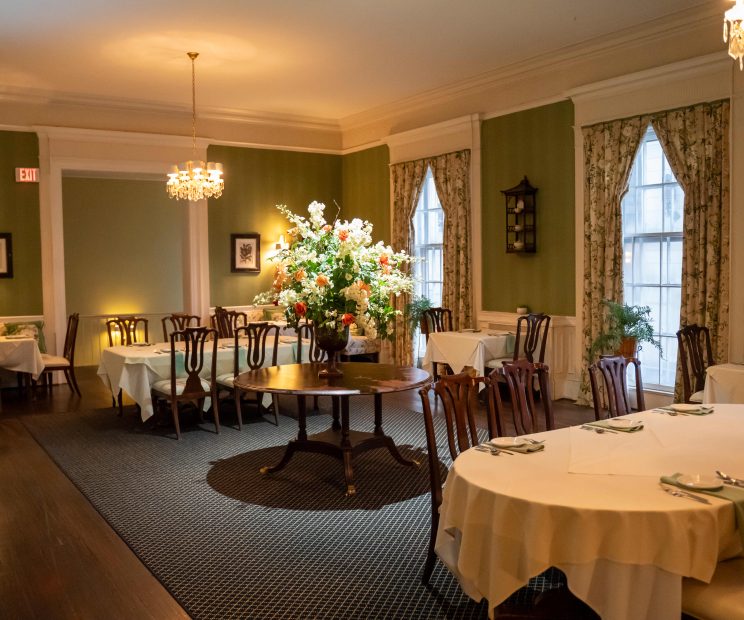 Fort Schuyler Club Cocktail Lounge