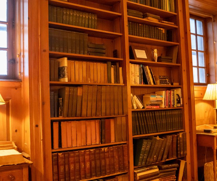 Fort Schuyler Club Library